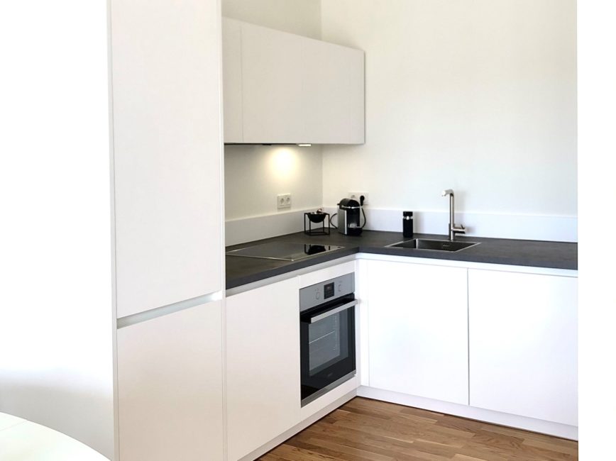 L-Küche mit extra tiefer Arbeitsplatte | renovido